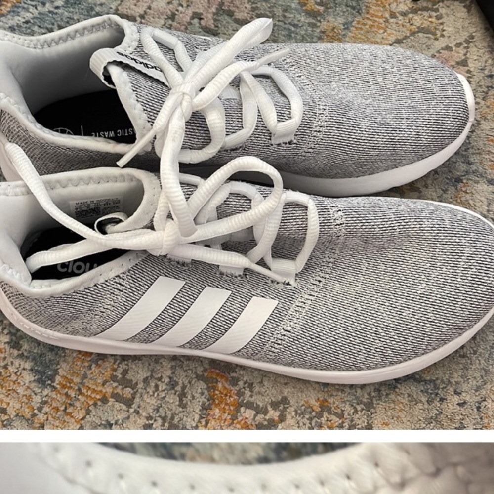 Adidas running shoe and hat bundle - Picture 2 of 3